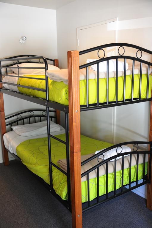 Blenheim Bridges Holiday Park Екстериор снимка