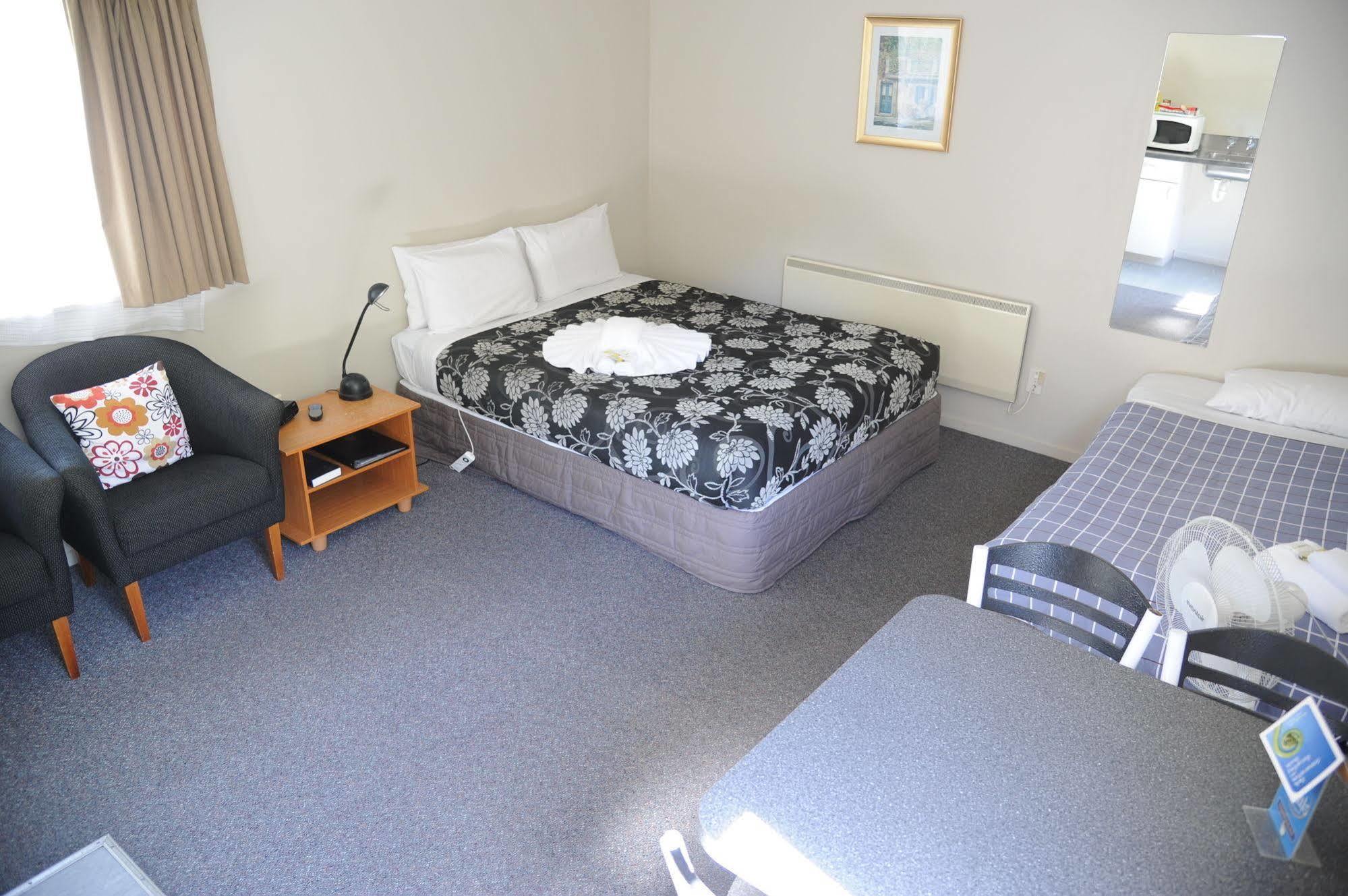 Blenheim Bridges Holiday Park Екстериор снимка