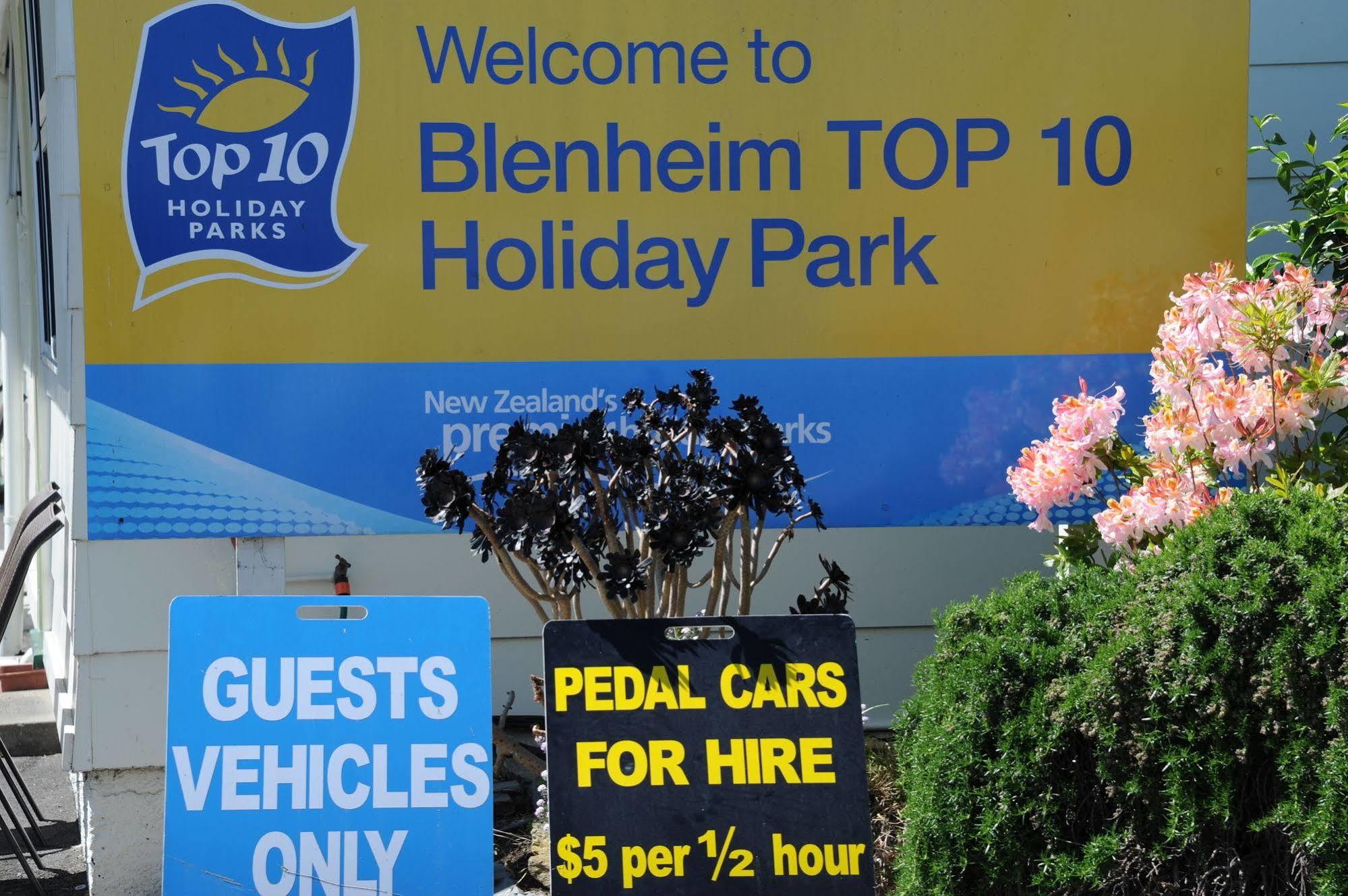 Blenheim Bridges Holiday Park Екстериор снимка