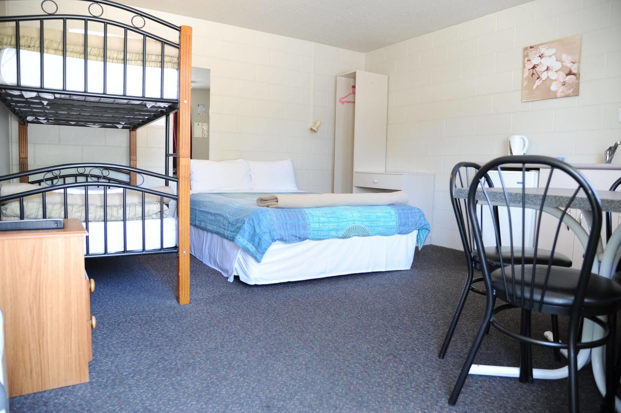 Blenheim Bridges Holiday Park Екстериор снимка