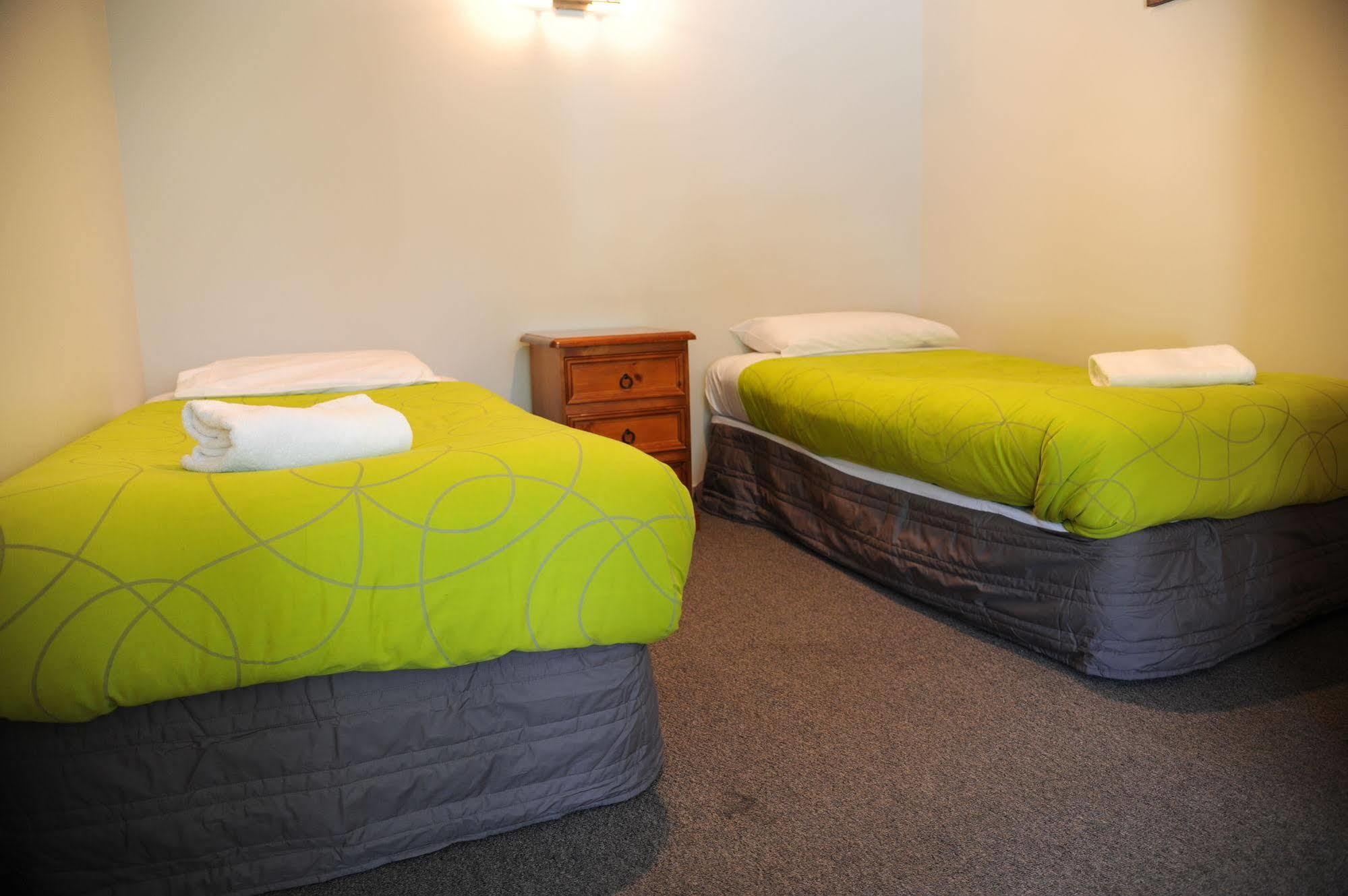 Blenheim Bridges Holiday Park Екстериор снимка