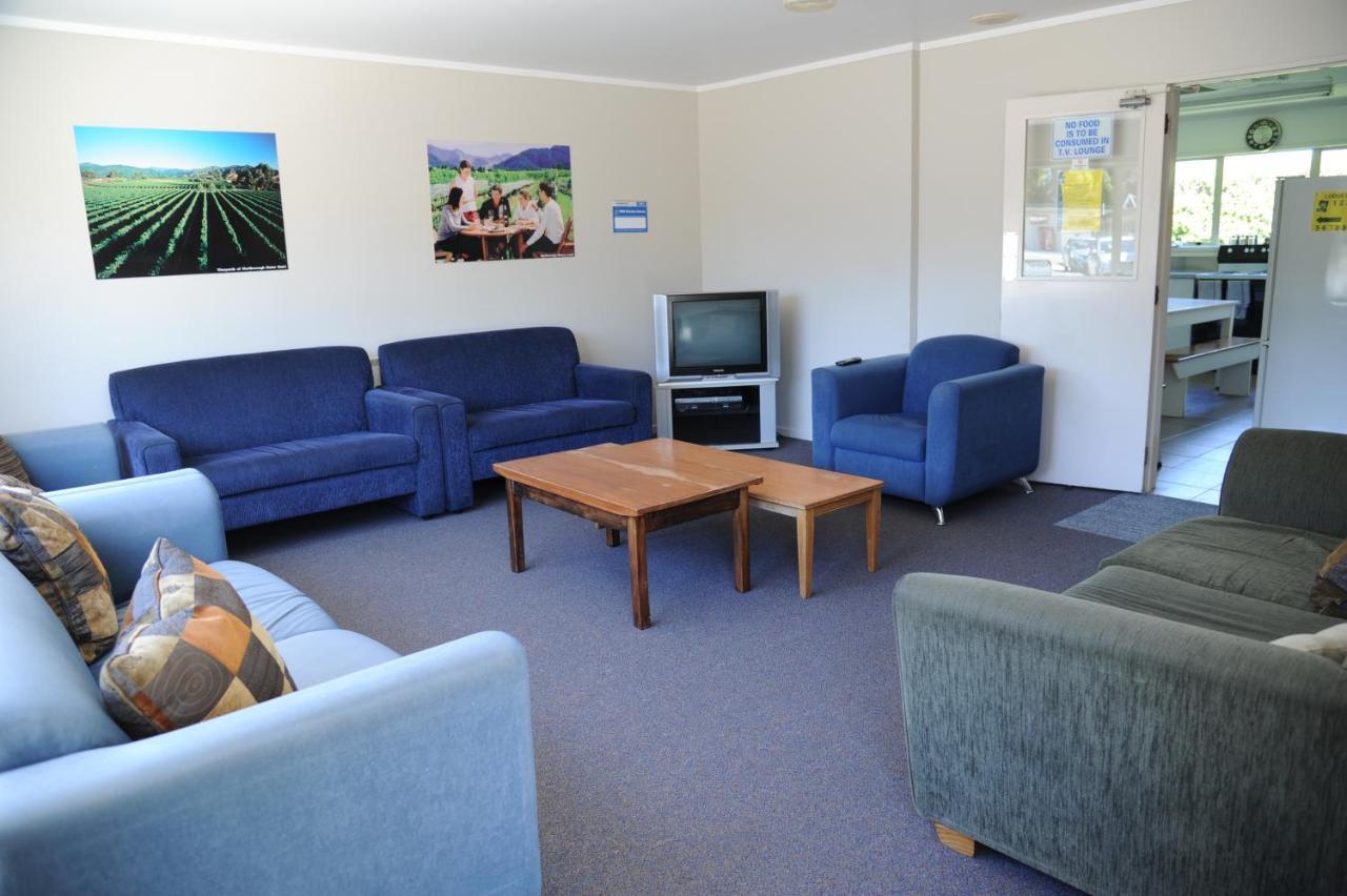 Blenheim Bridges Holiday Park Стая снимка