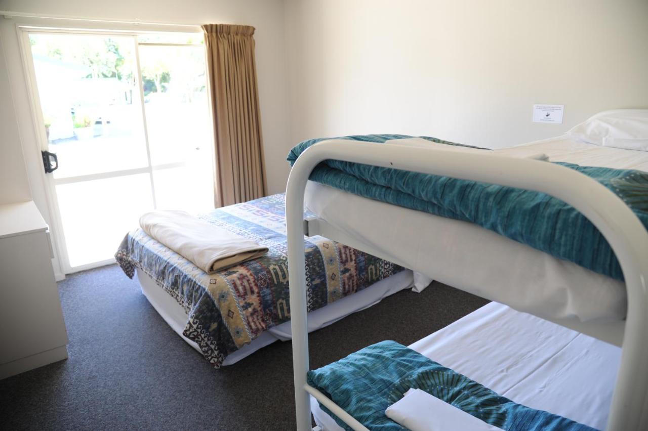 Blenheim Bridges Holiday Park Стая снимка